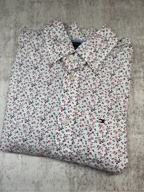 Tommy Hilfiger Long Sleeve button down shirt, Size M